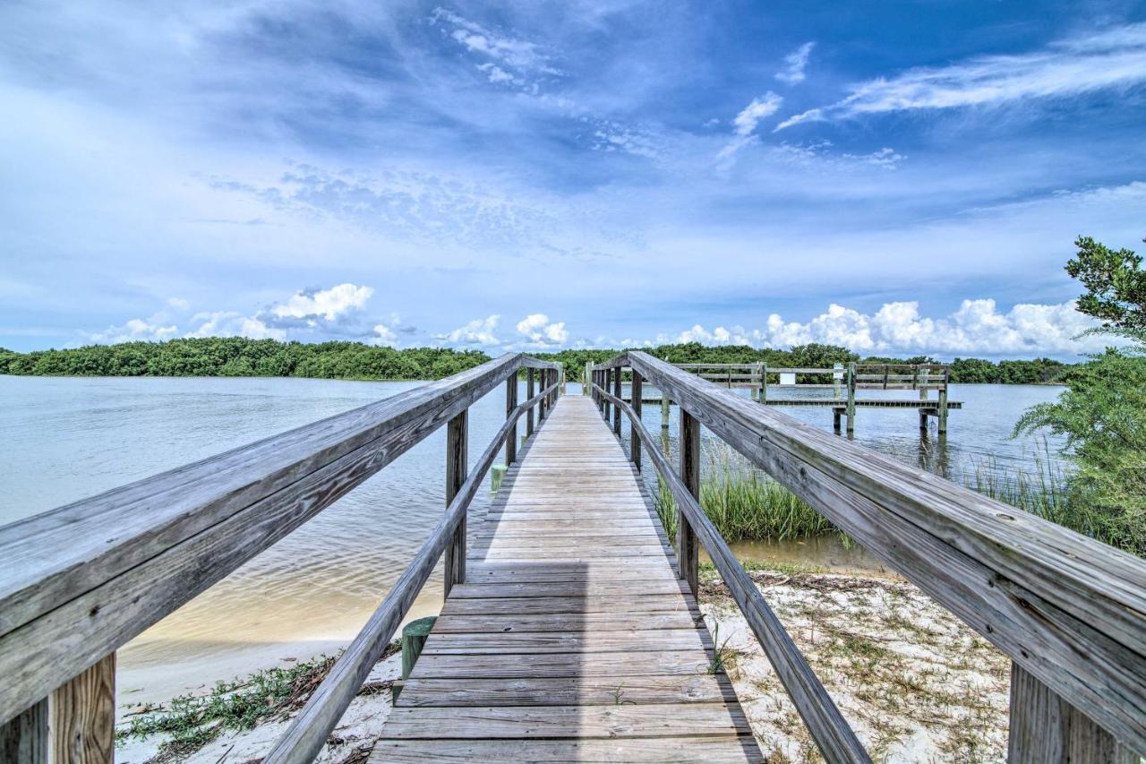 Beachfront Cedar Key Retreat With Pool Access! Exteriör bild