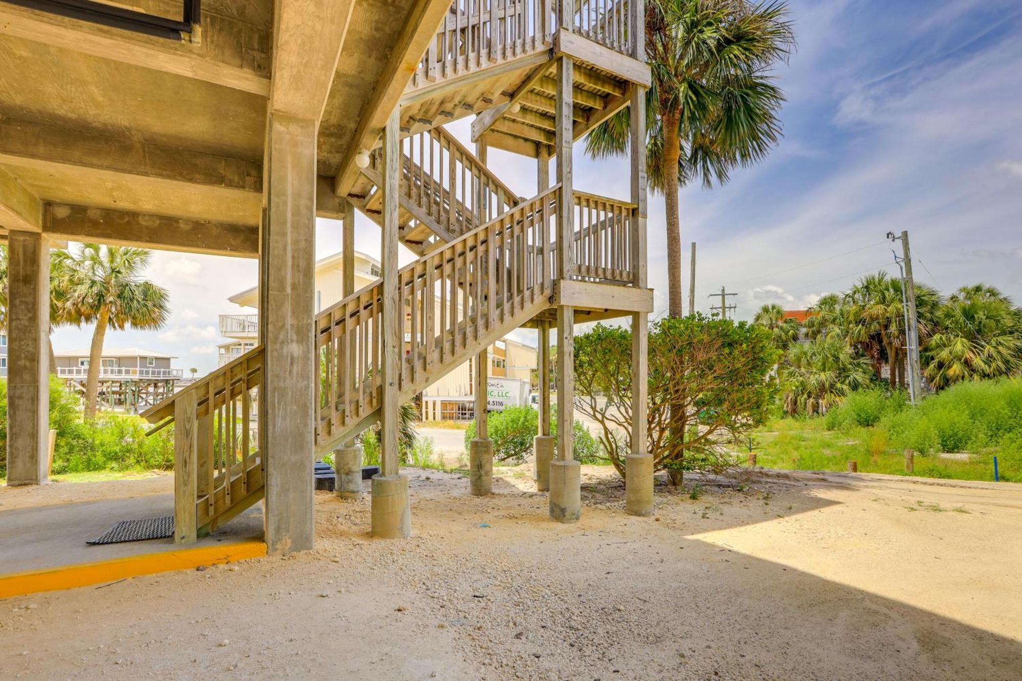Beachfront Cedar Key Retreat With Pool Access! Exteriör bild